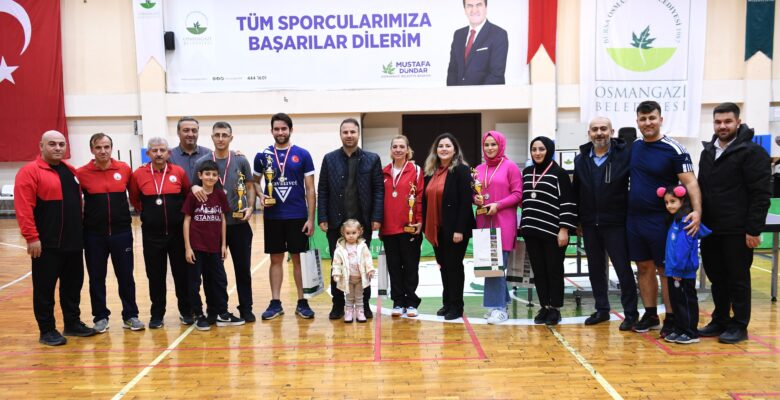 Osmangazi Belediyesi personeli masa tenisiyle stres attı