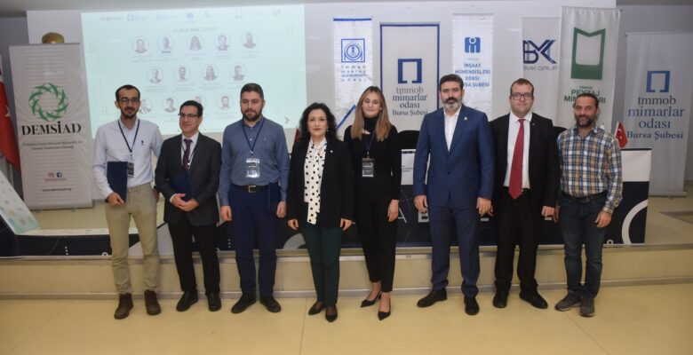 İNŞAAT SEKTÖRÜNDE DİJİTALLEŞMEYE UYUM MASAYA YATIRILDI