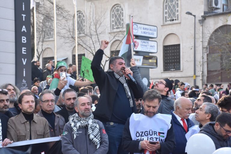 BURSA GAZZE KATLİAMINA KARŞI TEK YÜREK OLDU