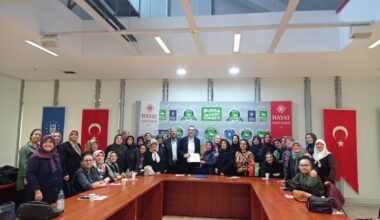 KADINLAR GÖZ SAĞLIĞI KONUSUNDA BİLGİLENDİRİLDİ