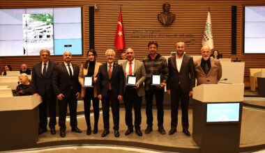 Deprem bölgesindeki çalışmalara katkı verenlere teşekkür