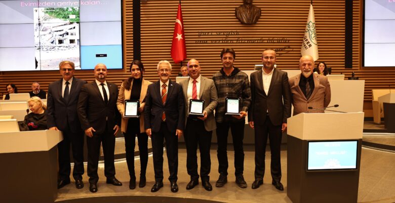 Deprem bölgesindeki çalışmalara katkı verenlere teşekkür