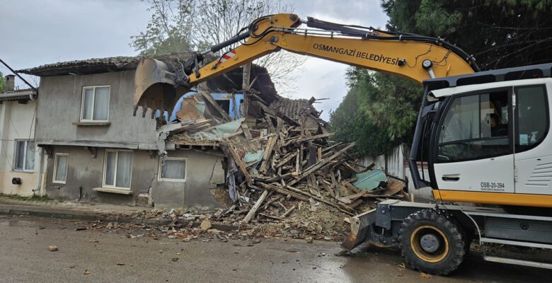Osmangazi’den mahallelerin çehresini değiştiren yıkım
