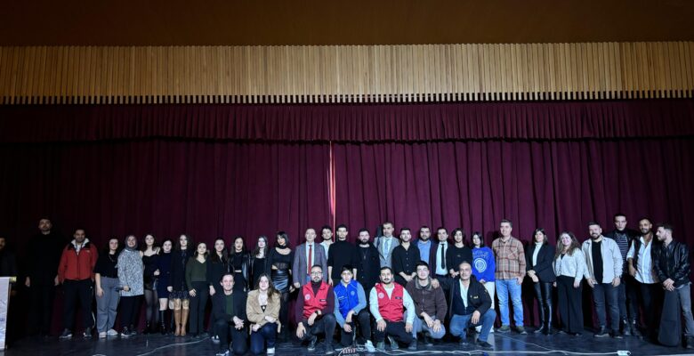Gemlik 100. Yıl Gençler Arası Ses Yarışması gerçekleştirildi.