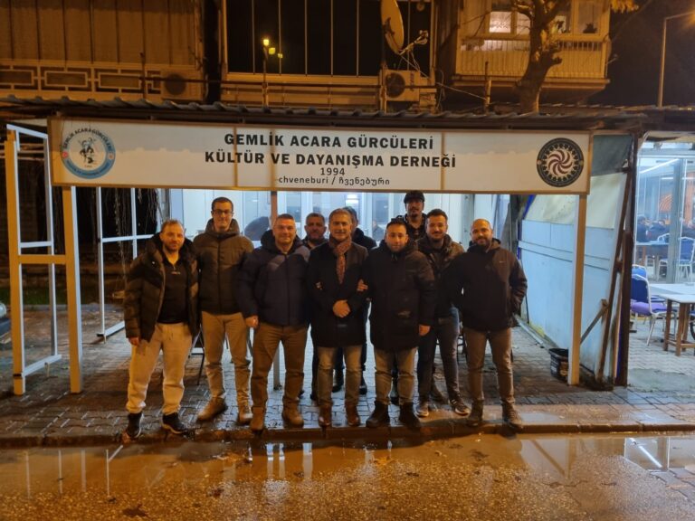 CHP Gemlik Belediye Başkan Aday Adayı Şükrü Deviren fikir alışverişlerine devam ediyor.