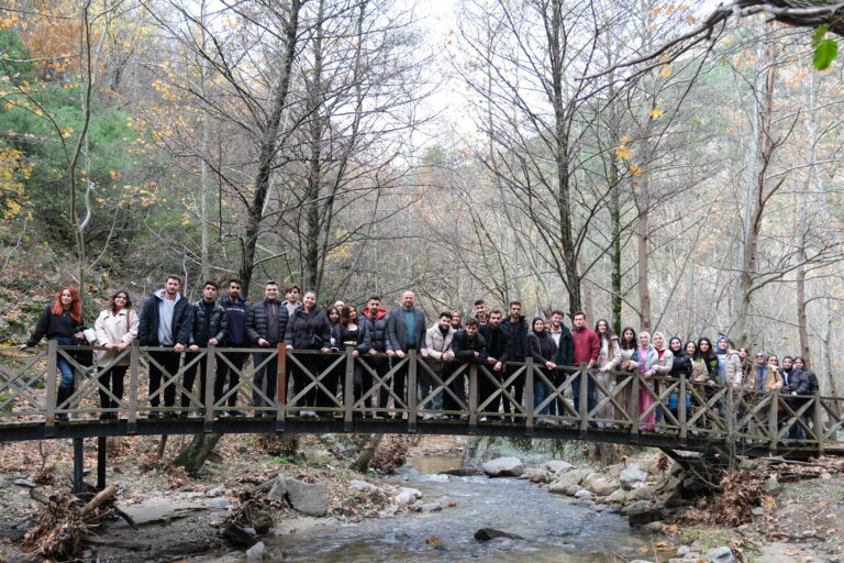 Orhaneli Belediye Başkanı Ali Aykurt, üniversite öğrencileri ile buluştu.