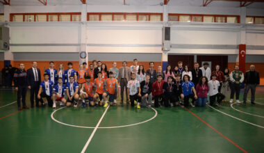 Başarılı sporcular ödüllendirildi