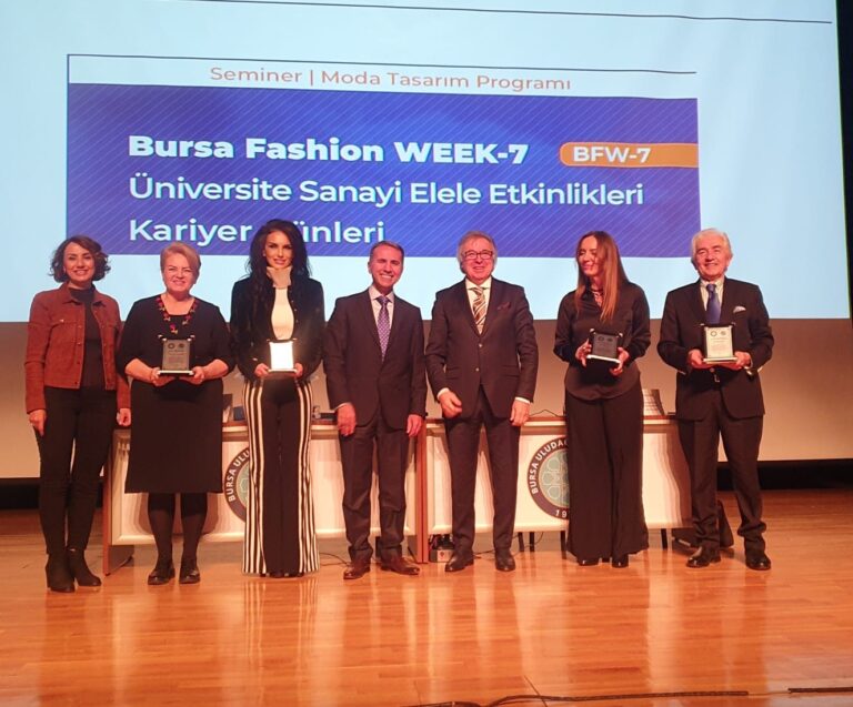Öğrenci-Sektör buluşmalarında “Moda ve Markalaşma” konuşuldu