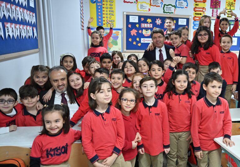 795 bin öğrencinin karne sevinci