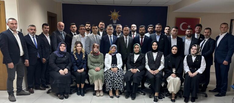 Ak Parti Gemlik İlçe Teşkilatından Toplu İstifa