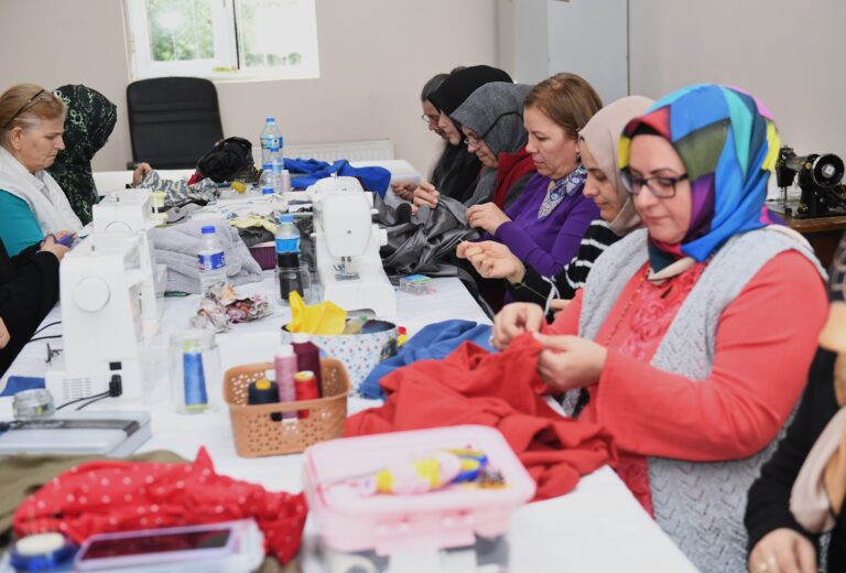 OSMEK kursları 70 saatte iş sahibi yapıyor