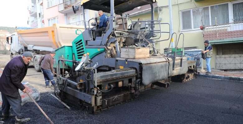 Gemlik Belediyesi’nden Alemdar Caddesi’ne estetik dokunuş