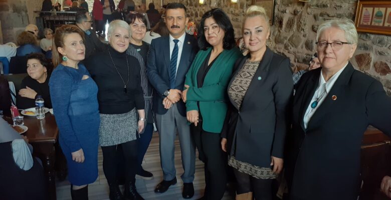 İYİ PARTİLİ KADINLAR SEÇİM STARTINI VERDİLER