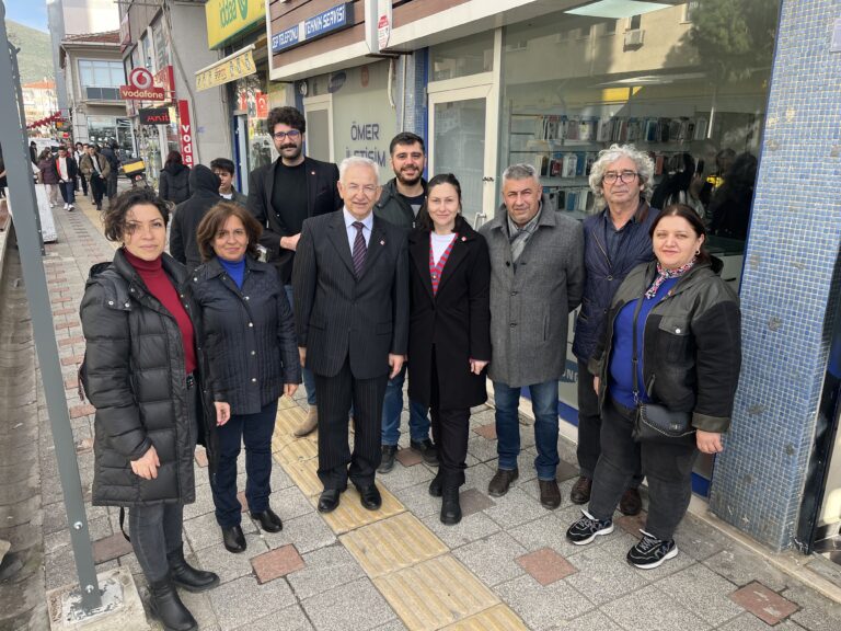 CHP Gemlik: “Esnaf da dertli müşteri de”