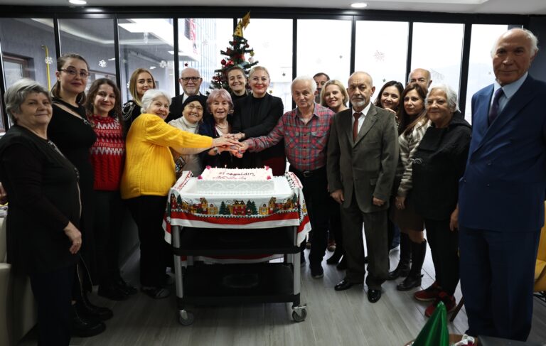 Huzurevinde yeni yıl coşkusu