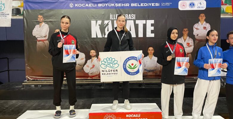Nilüferli karatecilerden 2’si altın 3 madalya 