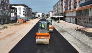 Mustafakemalpaşa’da asfalt mesaisi