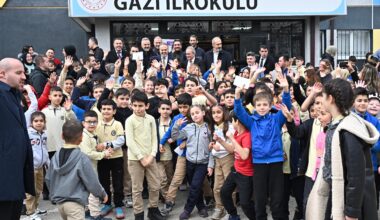 Başkan Aktaş’tan ders başı yapan öğrencilere ziyaret