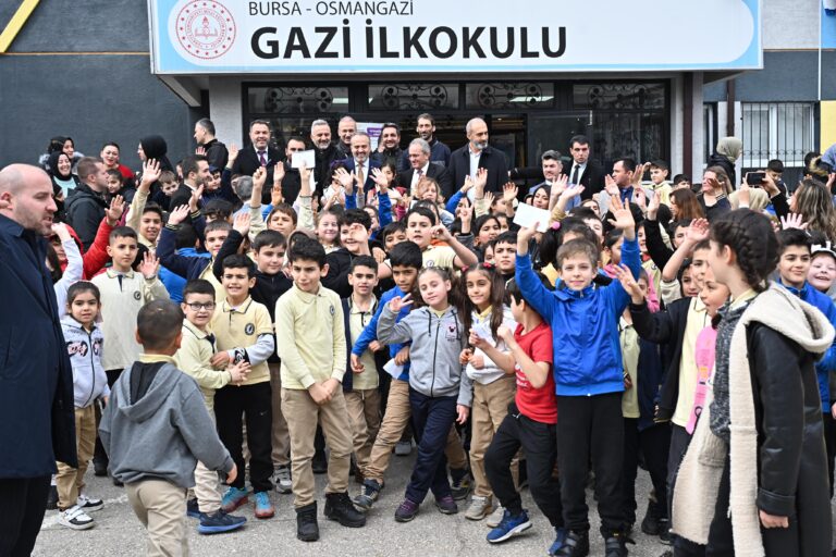 Başkan Aktaş’tan ders başı yapan öğrencilere ziyaret