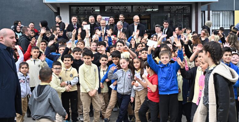 Başkan Aktaş’tan ders başı yapan öğrencilere ziyaret
