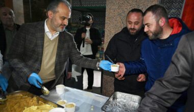 Camilerde kandil coşkusu