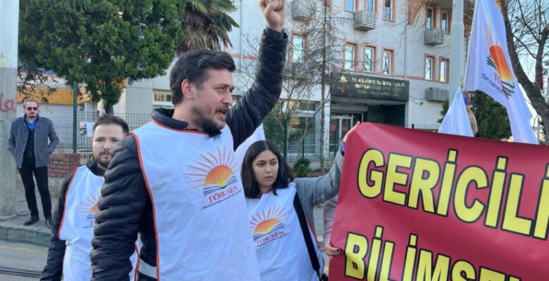 TÖB-SEN : “EĞİTİM ADI ALTINDA ÇOCUKLARIMIZ SAPKIN DÜŞÜNCELERLE İSTİSMAR EDİLMEKTEDİR”!