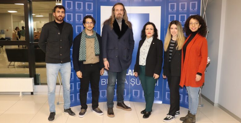 ALİ İSKEÇELİ VE ESAT FİŞEK’TEN MİMARİ TASARIMIN İPUÇLARI