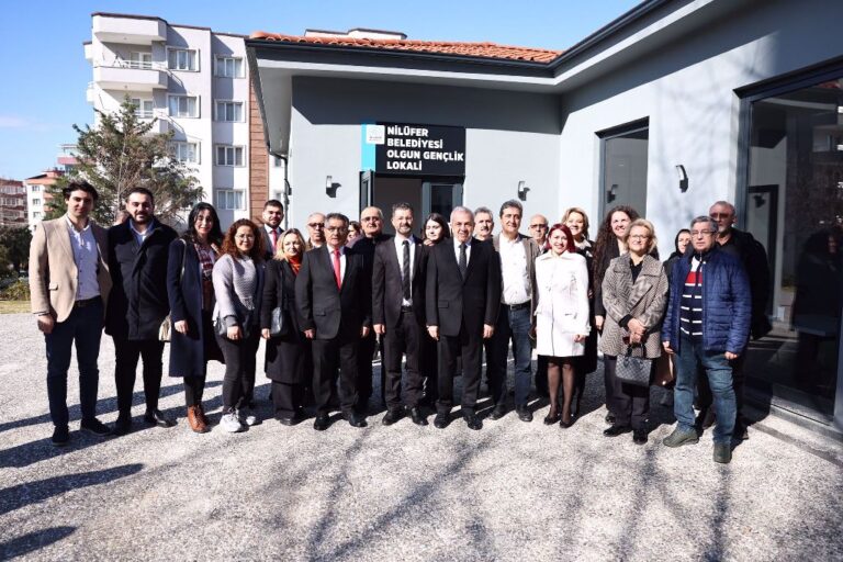 Şadi Özdemir Cumhuriyet Mahallesi’nde vatandaşı dinledi