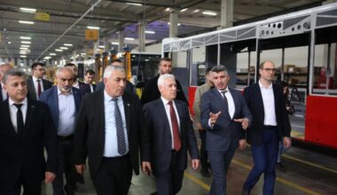 Bozbey: “Bursamızı tanıştıracağımız metrobüs için ön siparişi verdik”