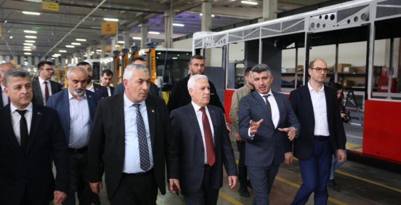 Bozbey: “Bursamızı tanıştıracağımız metrobüs için ön siparişi verdik”