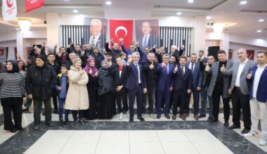 Yeniden Refah İftarında Büyük İzdiham
