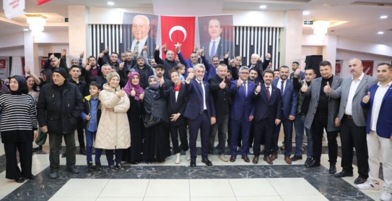 Yeniden Refah İftarında Büyük İzdiham
