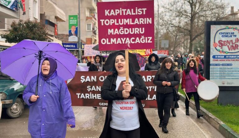 Gemlik’te 8 Mart Emekçi Kadınlar Günü Coşkusu