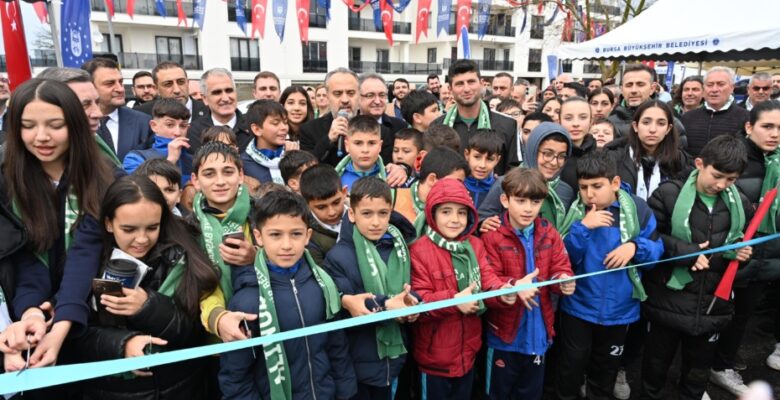 Büyükşehir’den Nilüfer’e futbol sahası