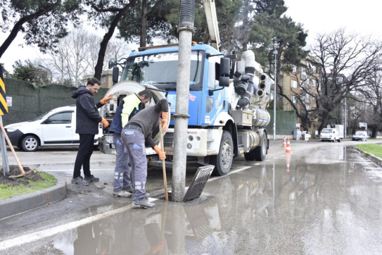BUSKİ’den kapsamlı mazgal temizliği