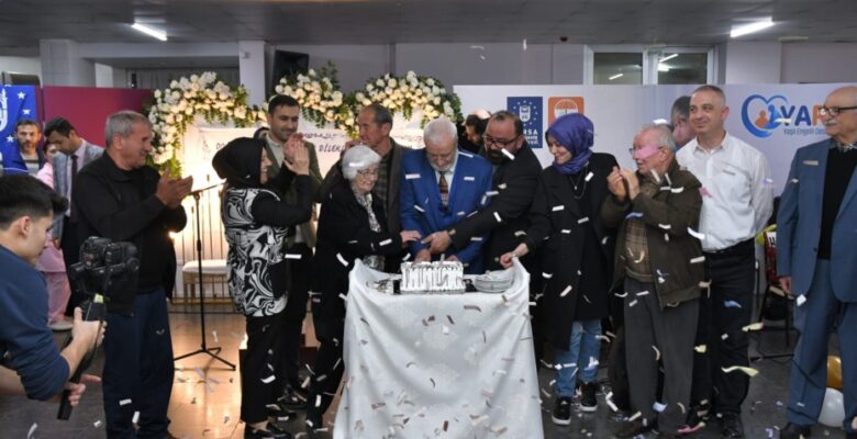 Huzurevi sakinlerine şenlik var