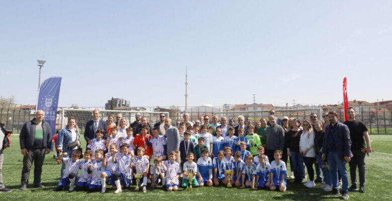 İlkokul Futbol Şenliği’nde kupalar sahiplerini buldu