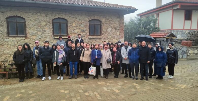 UMURBEY’İ CUMALIKIZIK YAPMAK İÇİN KOLLAR SIVANIYOR