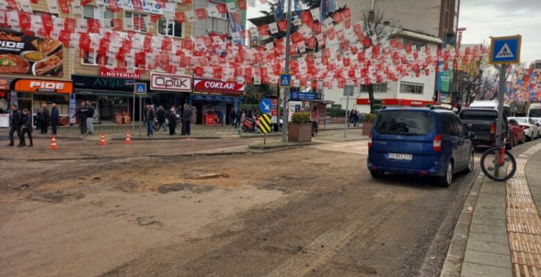Orhangazi’de Gültekin Uysal’ın Nokta Mitingine Asfalt Darbesi!