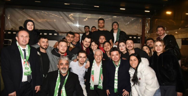 Bozbey’e Abdal Meydanı’nda sevgi seli!