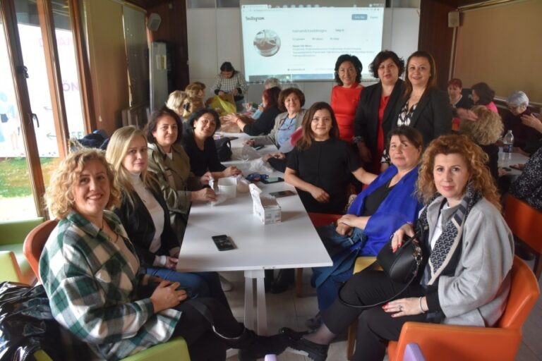 NİLÜFERLİ KADINLAR GERİ DÖNÜŞÜMÜ KONUŞTU