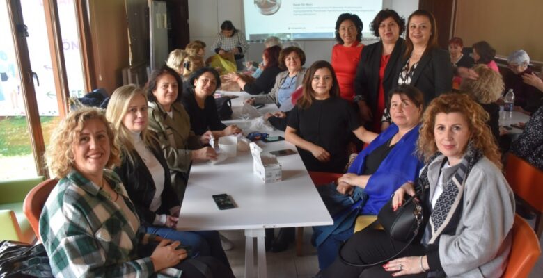 NİLÜFERLİ KADINLAR GERİ DÖNÜŞÜMÜ KONUŞTU