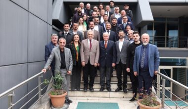 Şadi Özdemir’den Bursaspor’a destek mesajı Şadi Özdemir’den Bursaspor’a destek mesajı