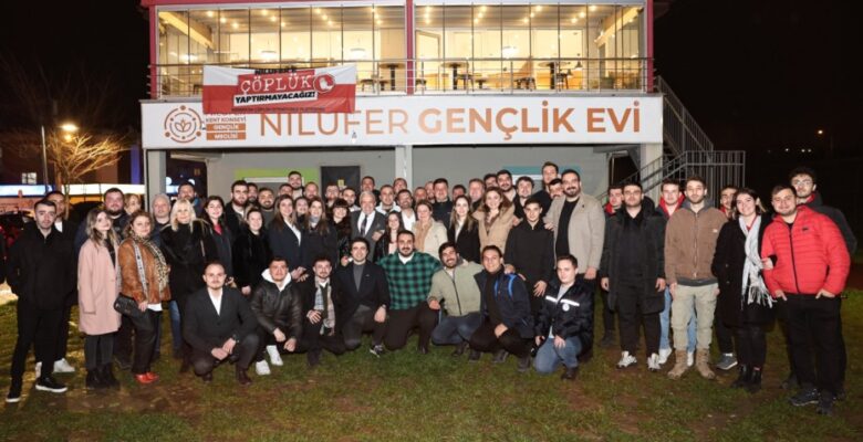 Şadi Özdemir üniversiteli gençlerle buluştu