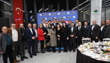 Başkan Dündar, meclis üyeleriyle iftarda buluştu Başkan Dündar, meclis üyeleriyle iftarda buluştu