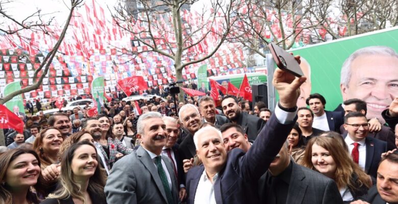 Şadi Özdemir’in Seçim Koordinasyon Merkezi’ne görkemli açılış