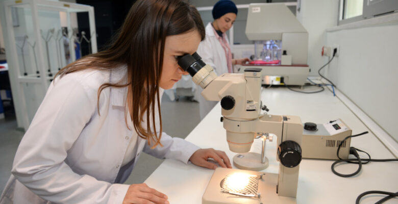 BUÜ’lü öğrencilerin projelerine TÜBİTAK desteği