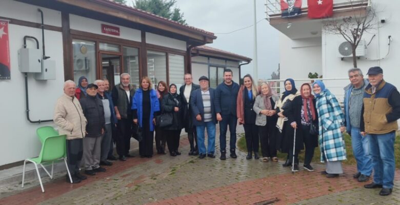 BURAK KURT KADINLAR GÜNÜNÜ UNUTMADI
