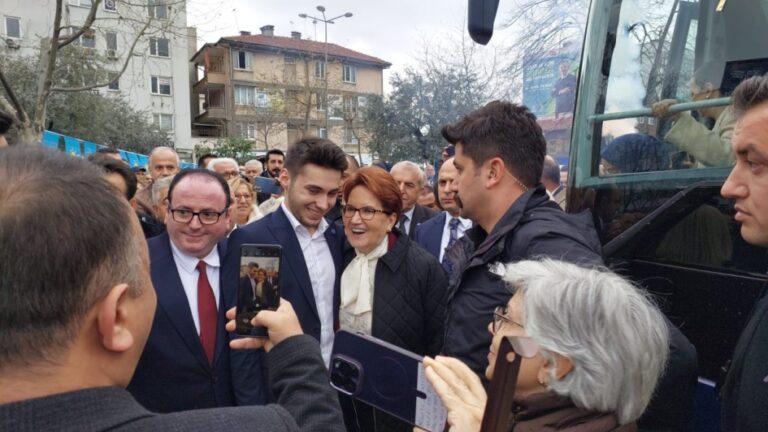 Akşener, “Bizler Sizlerin Avukatlığını Yapıyoruz”