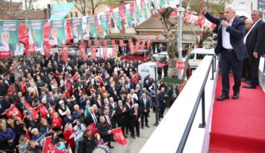 Bozbey’in Yenişehir Halk Buluşması mitinge dönüştü Bozbey’in Yenişehir Halk Buluşması mitinge dönüştü